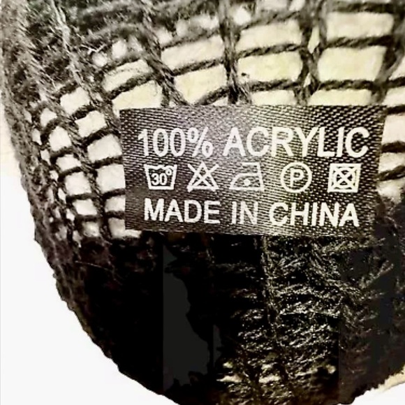 Women’s Windmill Design Studs Crocheted Knit Winter Hat White Black Wide Stripes - Picture 8 of 9